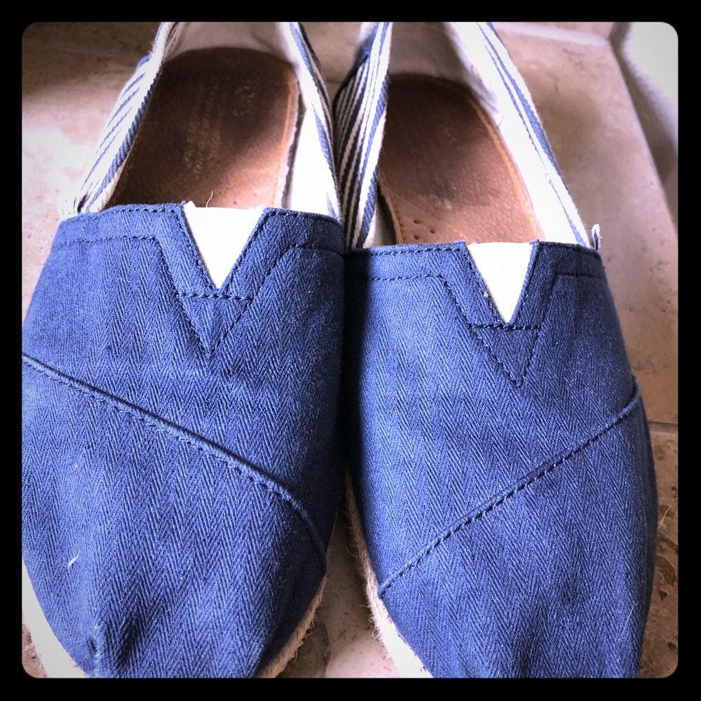 Toms blue and cream slip ons size 7w